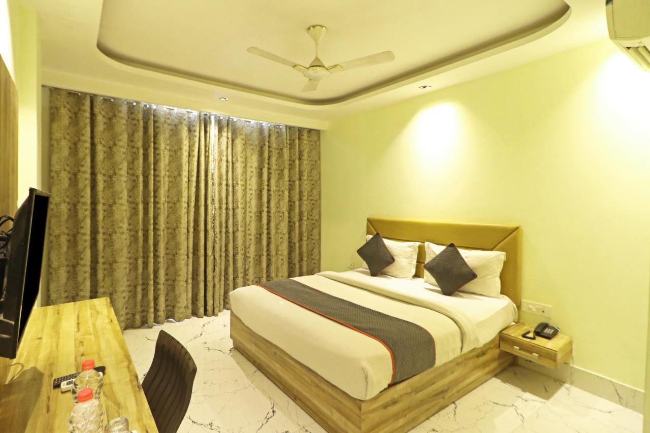 ניו דלהי Hotel Good Vibe Near Delhi Igi Airport מראה חיצוני תמונה