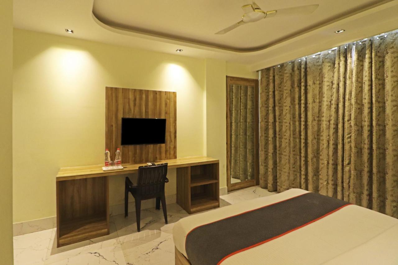 ניו דלהי Hotel Good Vibe Near Delhi Igi Airport מראה חיצוני תמונה