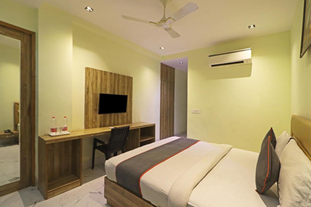 ניו דלהי Hotel Good Vibe Near Delhi Igi Airport מראה חיצוני תמונה