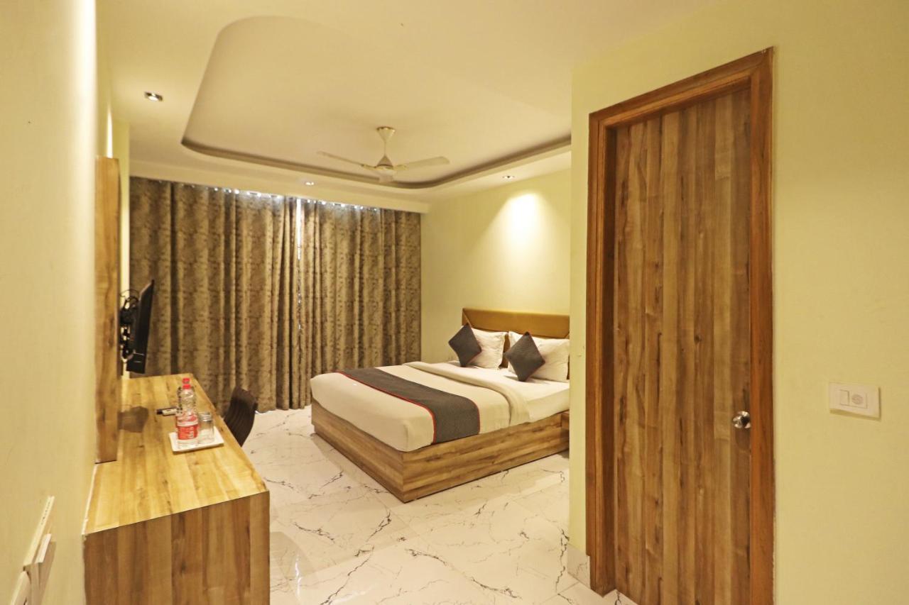 ניו דלהי Hotel Good Vibe Near Delhi Igi Airport מראה חיצוני תמונה