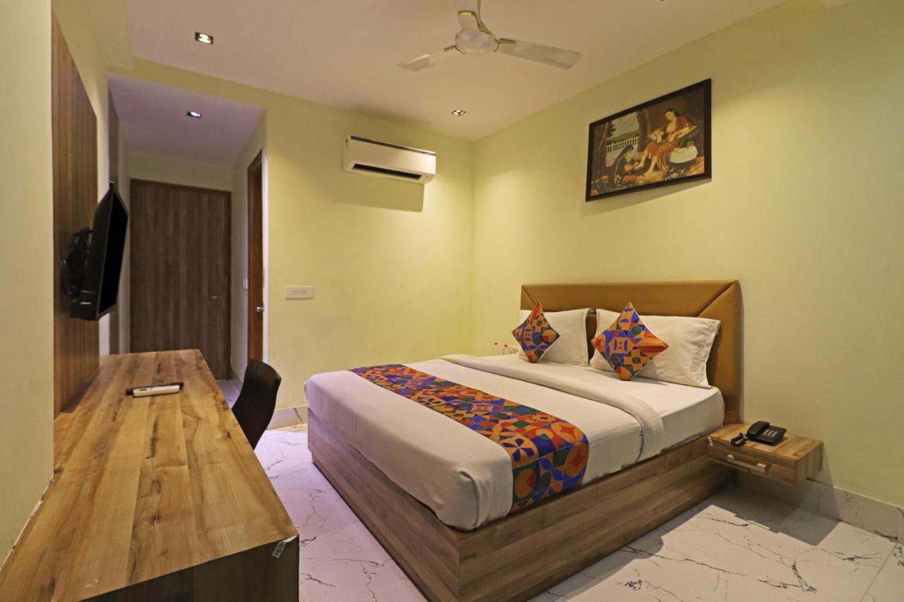 ניו דלהי Hotel Good Vibe Near Delhi Igi Airport מראה חיצוני תמונה